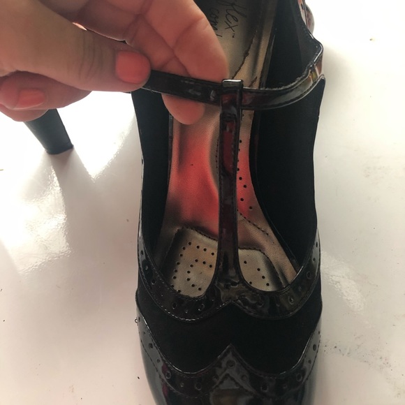 DexFlex black babydoll heels - Picture 2 of 7